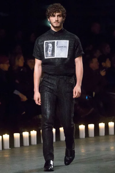 Look 17